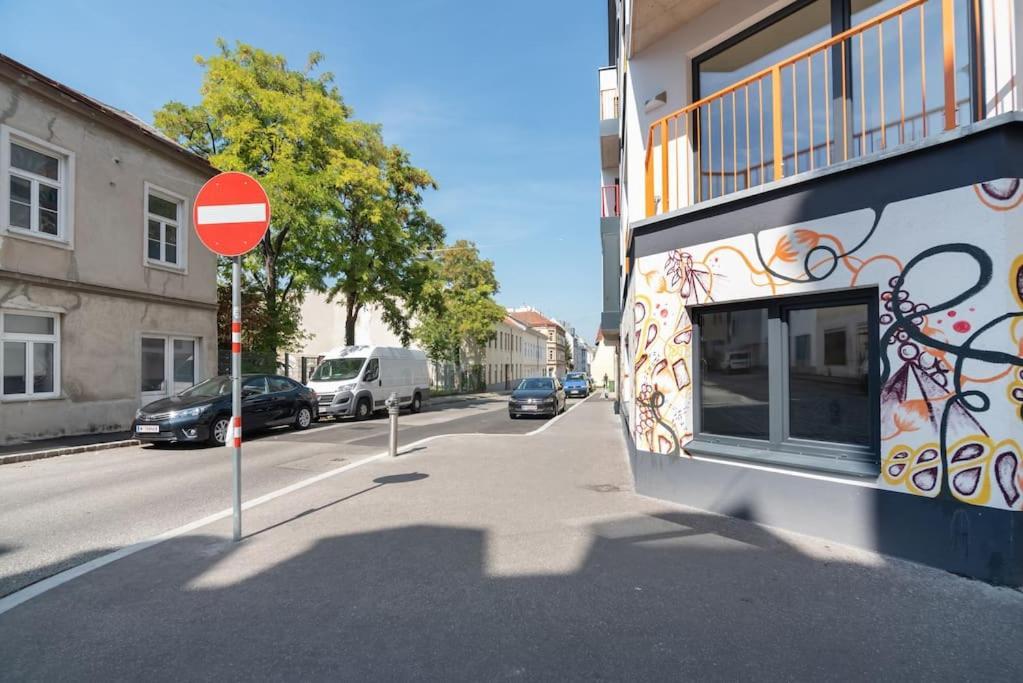 شقة Neu Und Hell In Zentraler Ruhelage Mit Parkplatz فيينا المظهر الخارجي الصورة