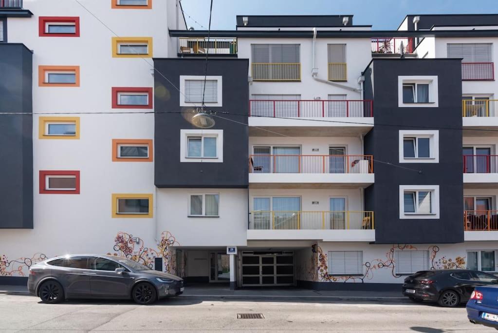 شقة Neu Und Hell In Zentraler Ruhelage Mit Parkplatz فيينا المظهر الخارجي الصورة