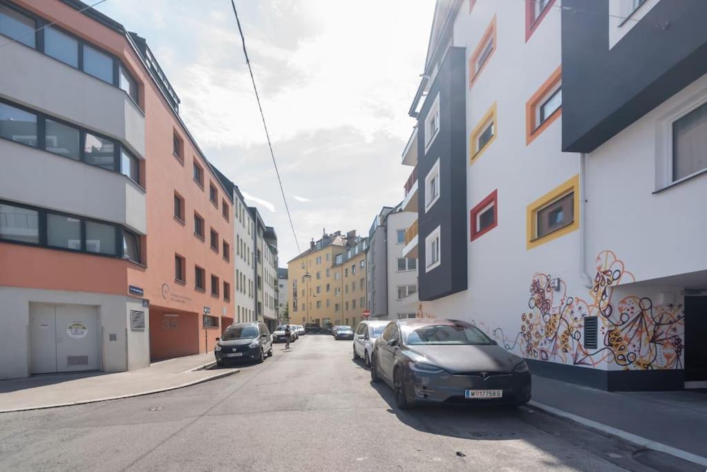 شقة Neu Und Hell In Zentraler Ruhelage Mit Parkplatz فيينا المظهر الخارجي الصورة